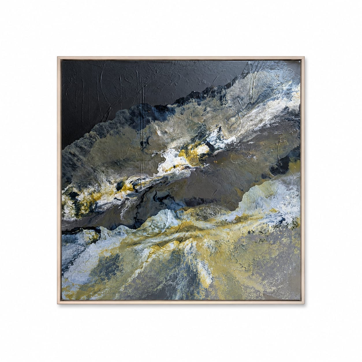 Marble Dreams abstract schilderij met zwart, goud en grijze marmerstructuren in een eikenhouten baklijst.